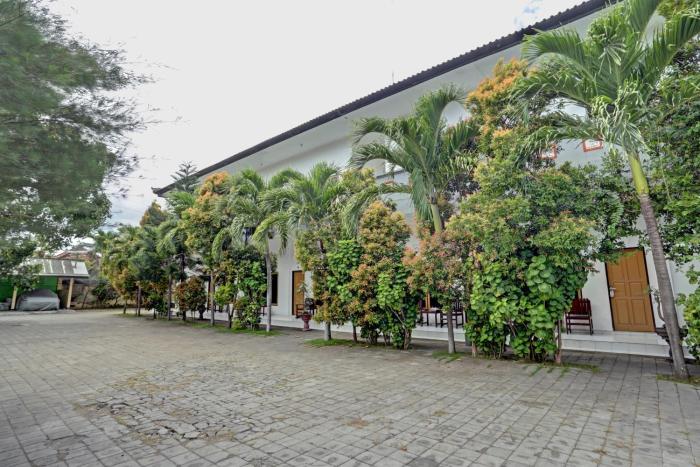 OYO 3096 Hotel Dewi Warsiki Near Gilimanuk Port