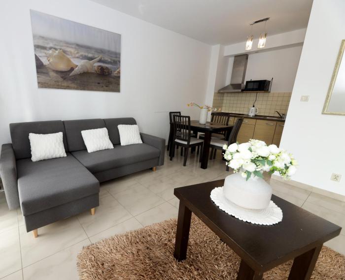 Apartament IKAR z ogródkiem, blisko morza