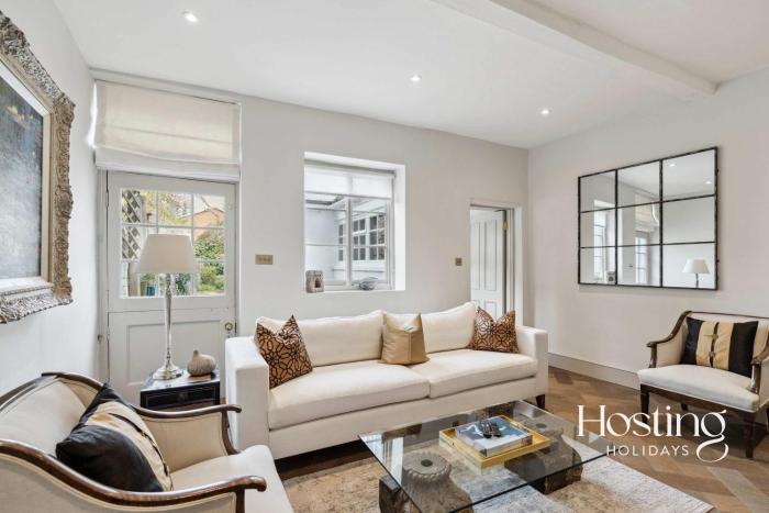 Mary Anne House 4 beds Parking & Garden