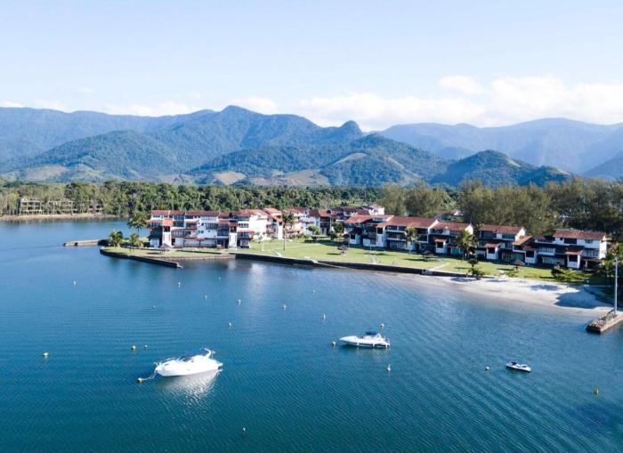 Apartamento pé na areia com vista espetacular Condomínio Porto Bracuhy Angra dos Reis