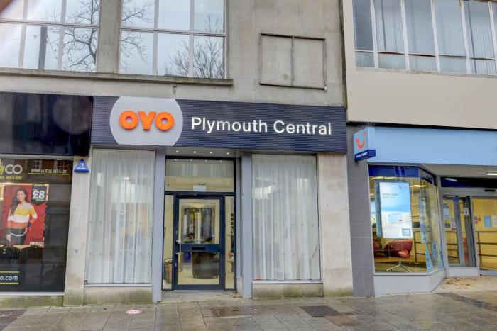 OYO Plymouth Central Hotel