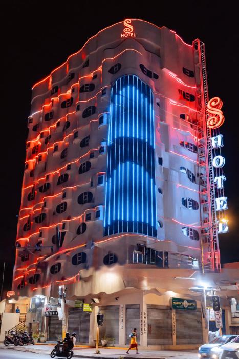 S Hotel & Residences