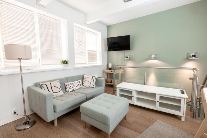 2ndhomes Unique 2-Story Apartment with Sauna & Spa