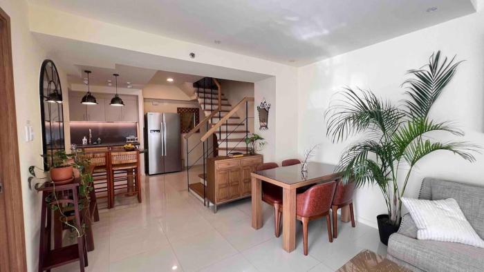 3 Bedroom Beautiful and Spacious Penthouse in Makati