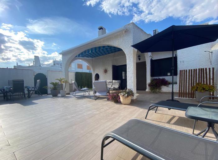 Bungalow in Dehesa de Campoamor 900 meters from the beach