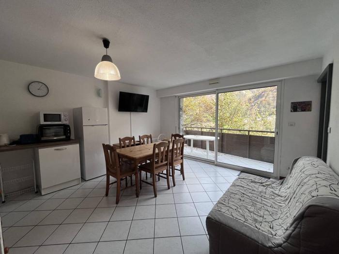 Chalet à Cauterets avec Parking, 2 Chambres - FR-1-812-134