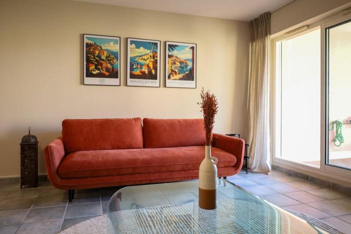 Apartment near Monaco, parking