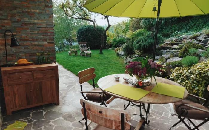 Peaceful Heartwarming Home With A Green Terrace