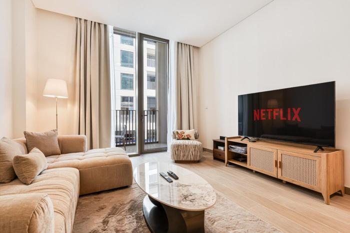 Elegant 1BR with Pool, Gym Access and Kids Play Area