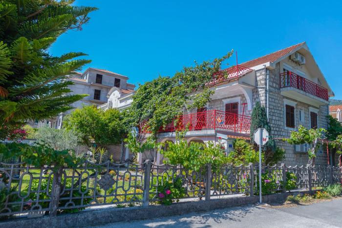 Villa Popovic Apartments