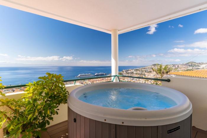Villa Bom Sucesso with jacuzzi by Holiday Rental Madeira