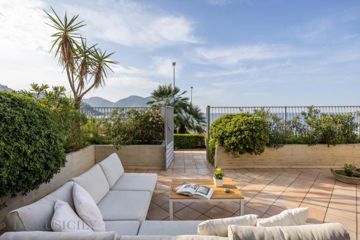 Onda Blu Addaura by DomuSicily