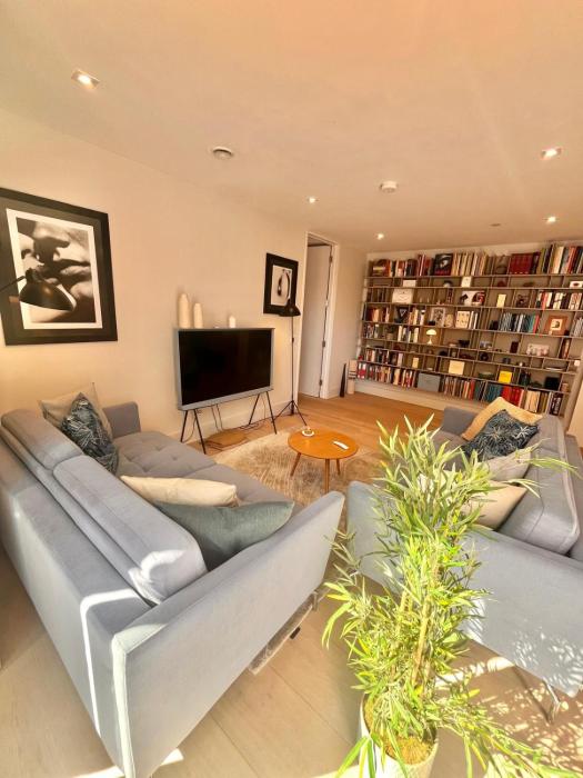 Stylish Central Apartment, Moments from Paddington Station - Pass the Keys