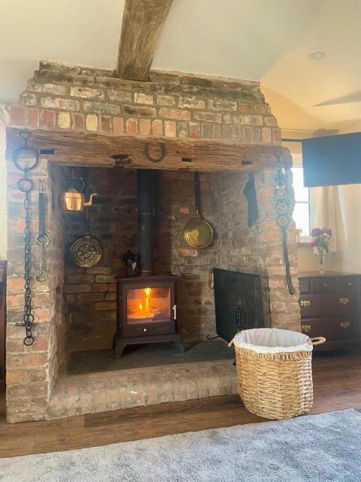 The Old Smithy, beautifully restored cottage in Carreghofa, near Llanymynech