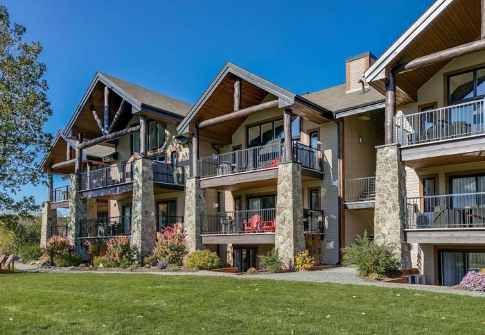 Condo Luxueux au pied du Mont