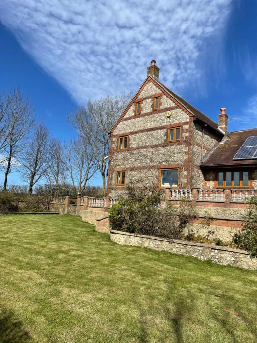 Farm House with Hardy views