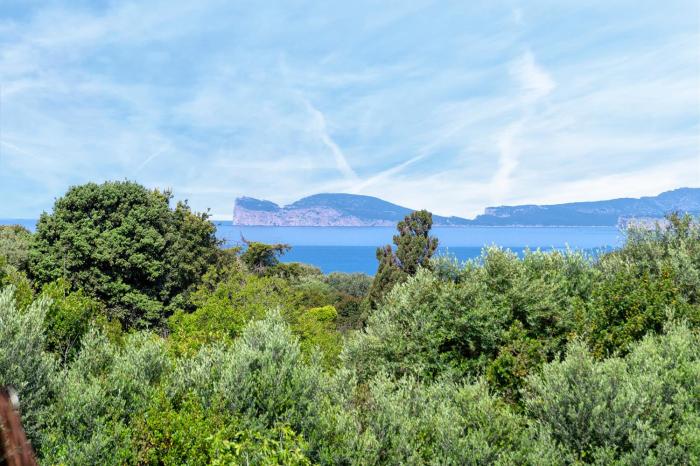 ClickSardegna Villa Giulietta with large garden and guesthouse