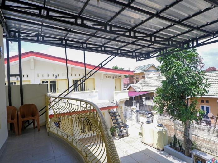 OYO Life 92632 Kost Pondok Kito