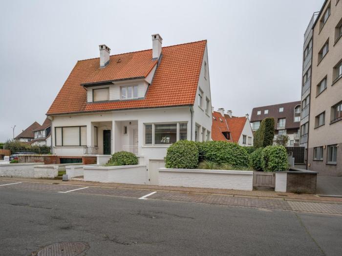 Villa in Knokke near Alberstrand Beach