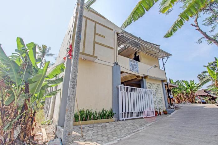 OYO Life 93034 Ayri Home