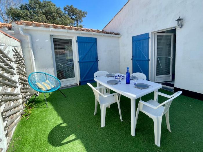 Maison T3 à 800 m de la plage avec piscine chauffée, tennis, Wi-Fi, patio clos et parking privatif - FR-1-231-300