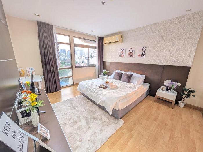 Executive Suite 1BR and Sofa Bed 150m to Nana BTS