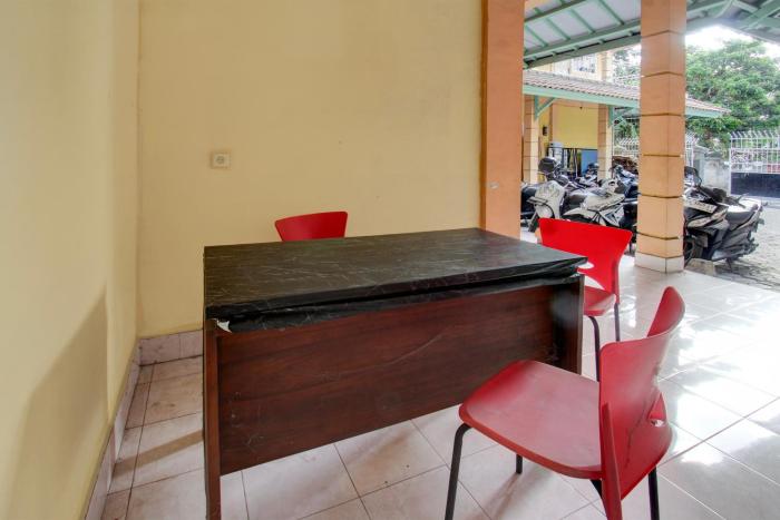 OYO Life 93265 Kos Cendana Seruni Raya