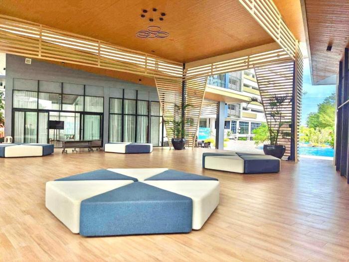 Modern Cozy Studio with Balcony