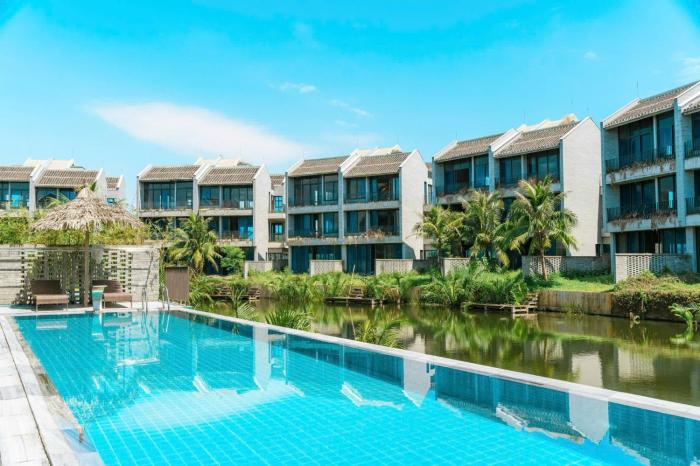 Gold Riverside Apartment & Villa