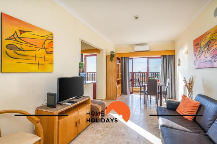 #256 Sea & Sun View by Home Holidays