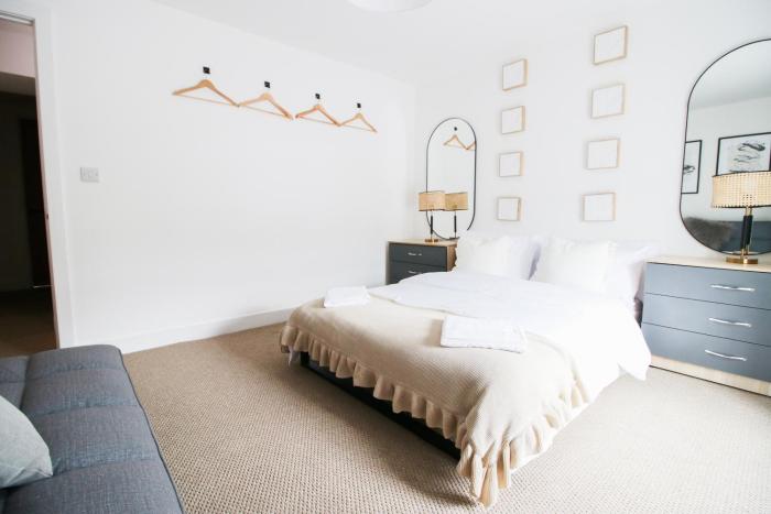 Treorchy Terrace Grand Villa In Stunning Rhondda Valley By STAE-Homes