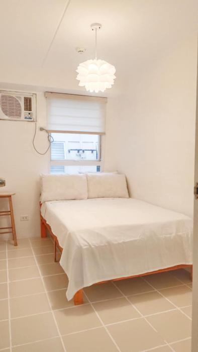 Halseys staycation Manila