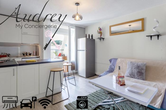 Chez Hélène - Charmant deux pièces climatisé avec parking privé