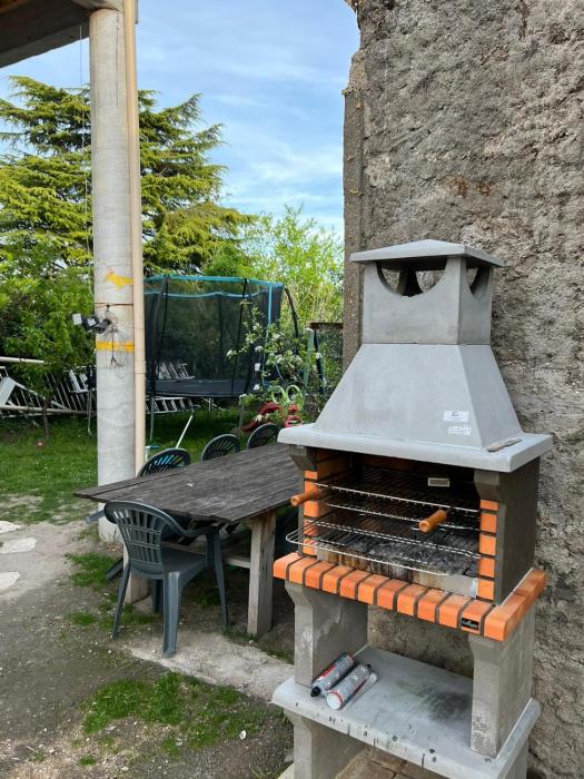 Appartement dans un pavillon avec accès au jardin
