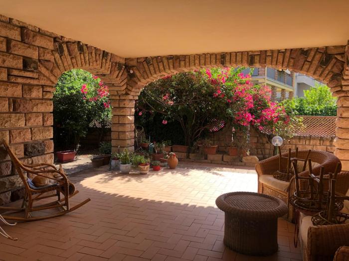 Abbratzu Guest House - Sardinian style and garden