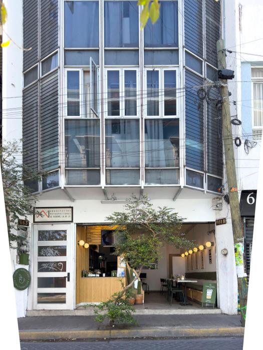 Estudios by Flor y tierra