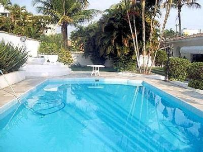 50 Metros do mar - Casa 6 Dormitórios - Piscina - Churrasqueira