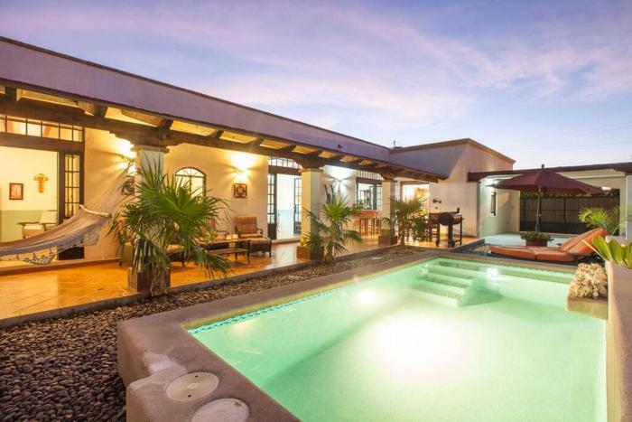 private Pool, walk to malecón, 2 BR estilo hacienda