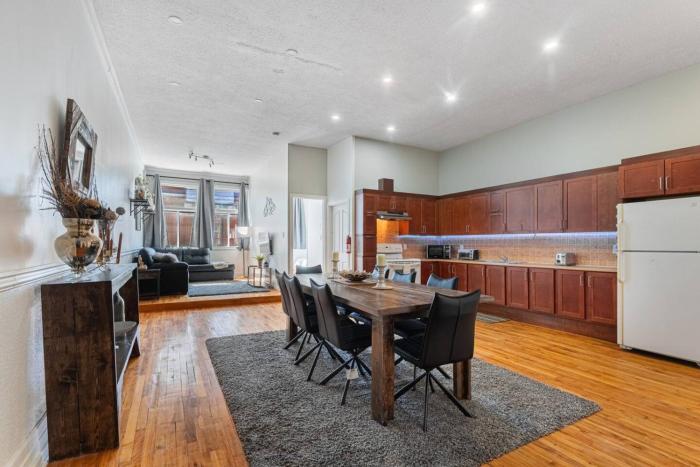 Trendy 2BR Getaway in Montreal