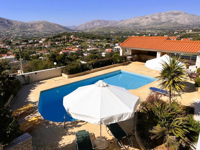 Bella Vista pool Villas in Anavissos