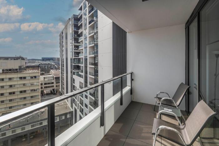 Luxury 1-Bedroom Apartment in Allara St Canberra