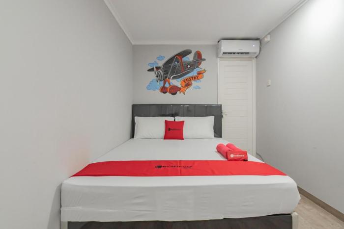 RedDoorz Plus near Lembang Park & Zoo