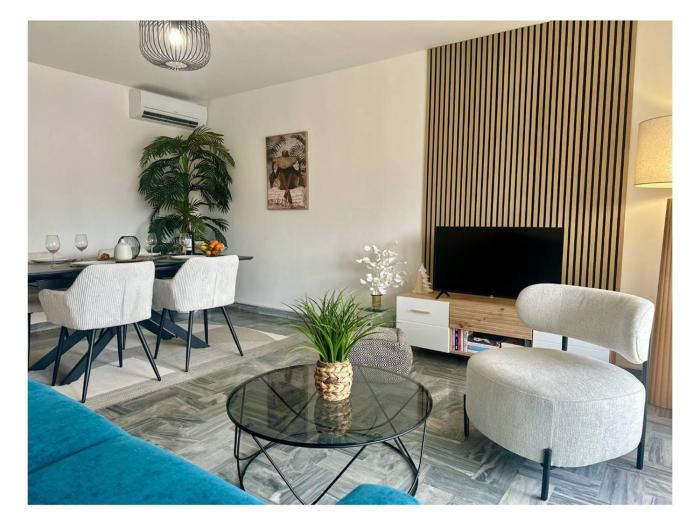 Appartement rénové à Juan les Pins avec parking - FR-1-252-198