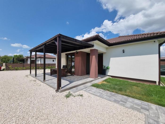 Léda Pihenőház Siófok by BLTN