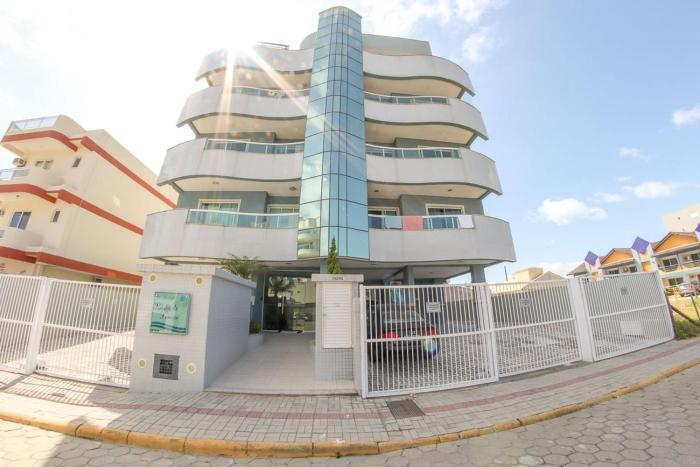 Apartamento 3 dormitórios na praia de Bombas