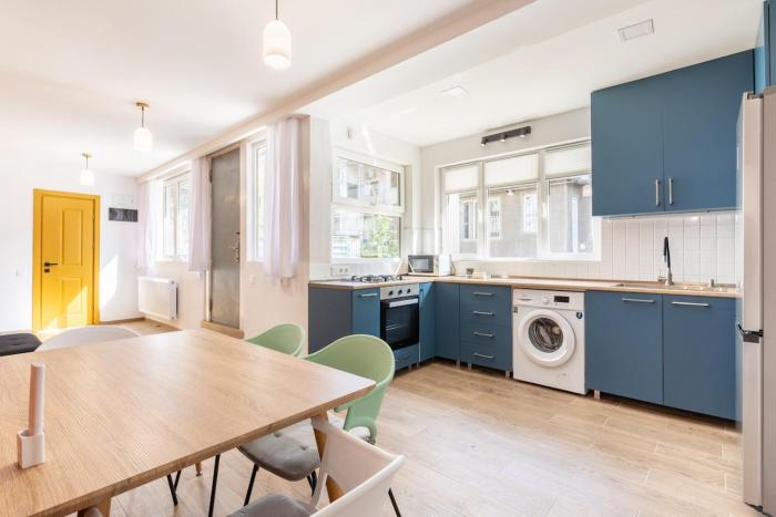 Stylish, Modern Apartment with WI-FI Netflix