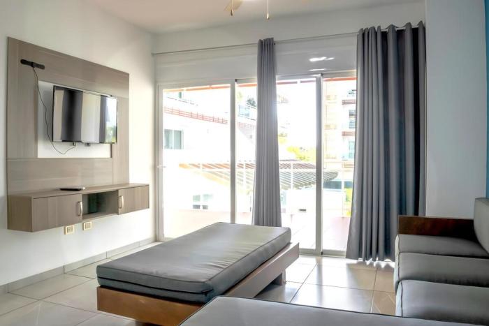 View of the pool and facing the marina - 2009G