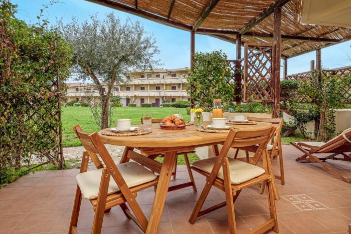 Casa Dina - by And service