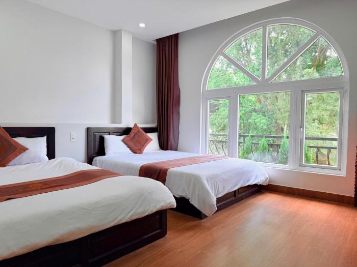 Uyen Phuong Dalat Center By HOS