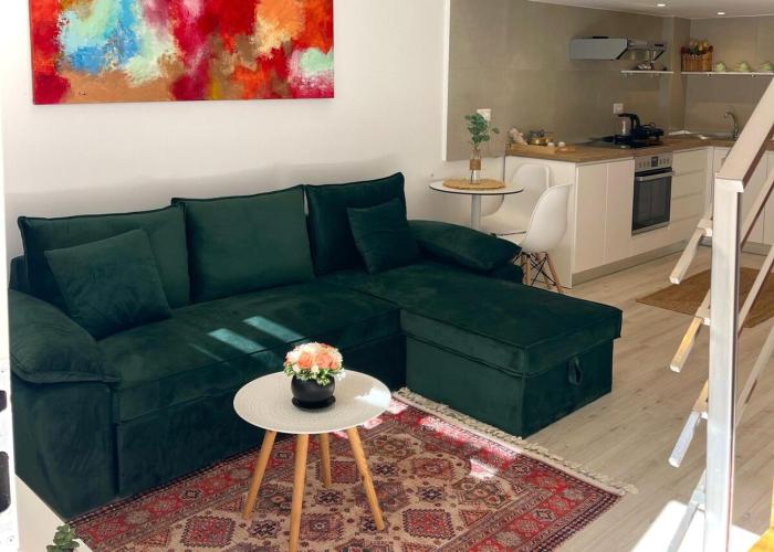 Green Cozy Home City Center by PikHost